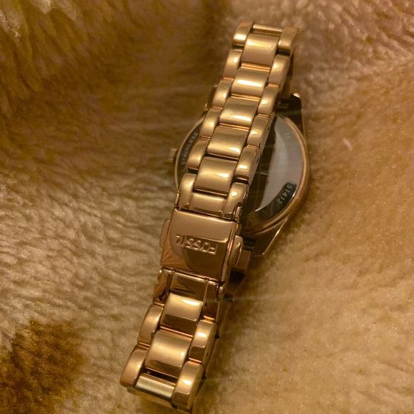 FOSSIL ROSE GOLD WATCH - Picture 4 of 5